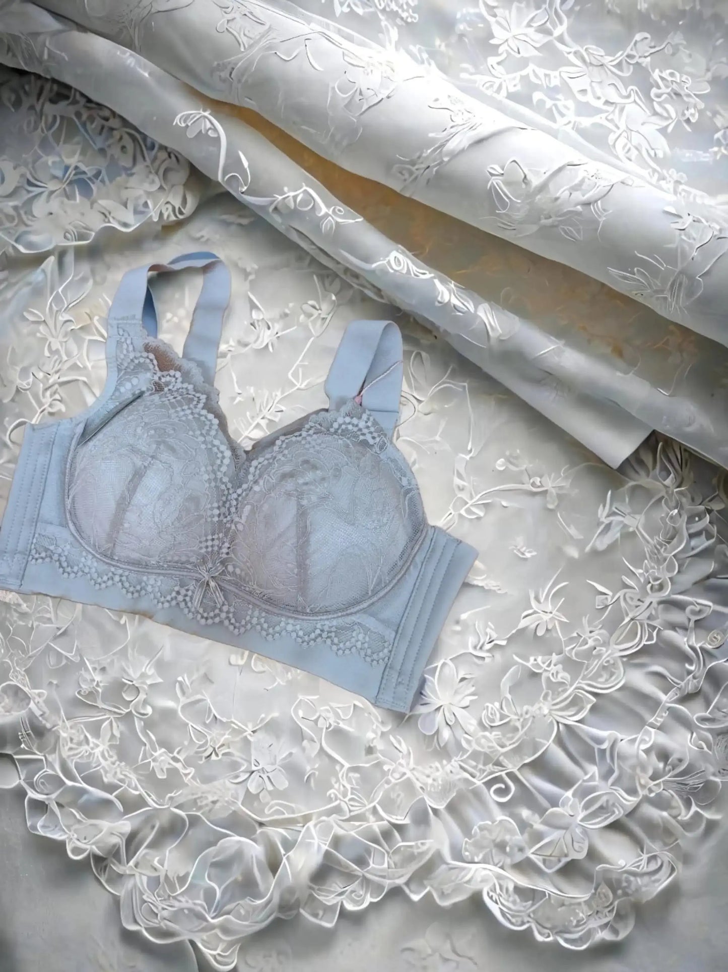 Amara Crimson Curves