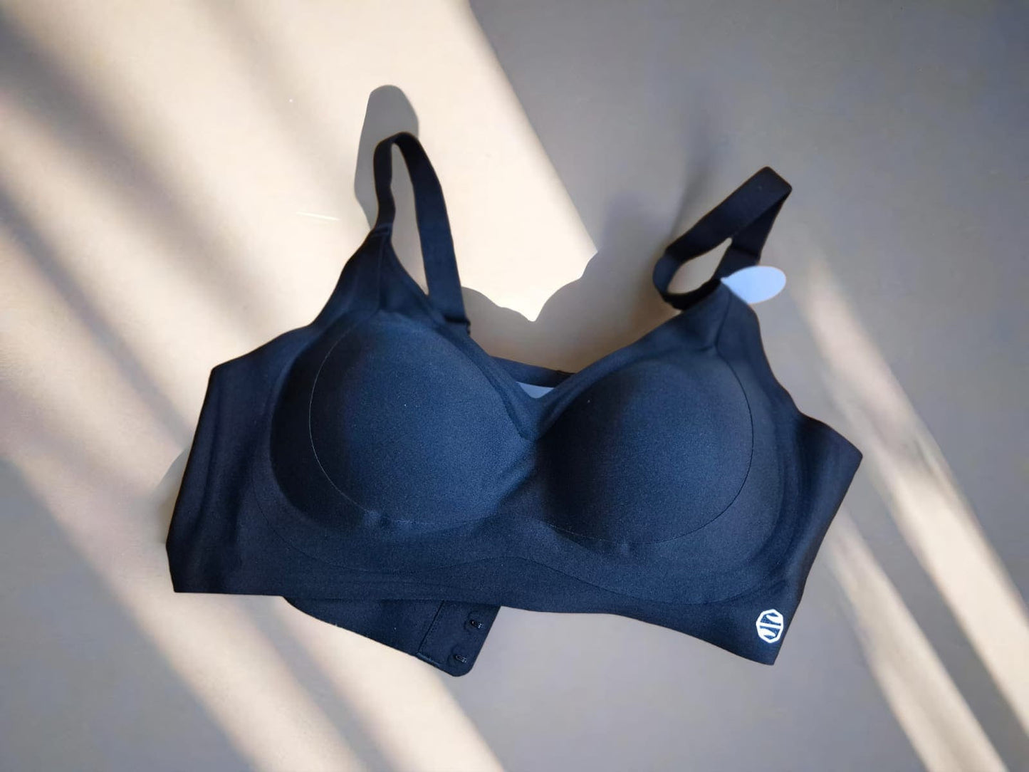 Silhoutte Crimson Curves