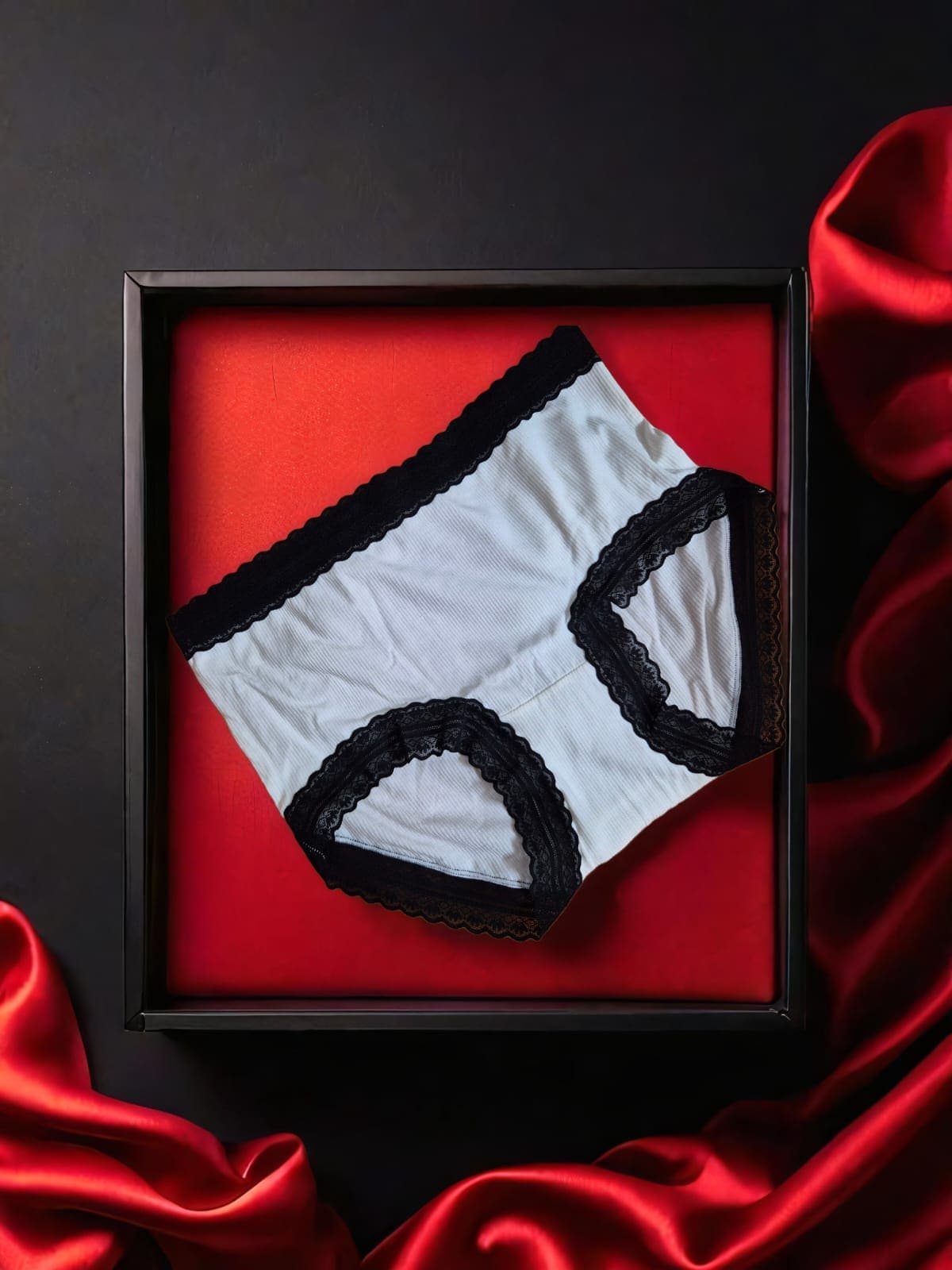 Set of 5 Muji - Dew Lace Crimson Curves