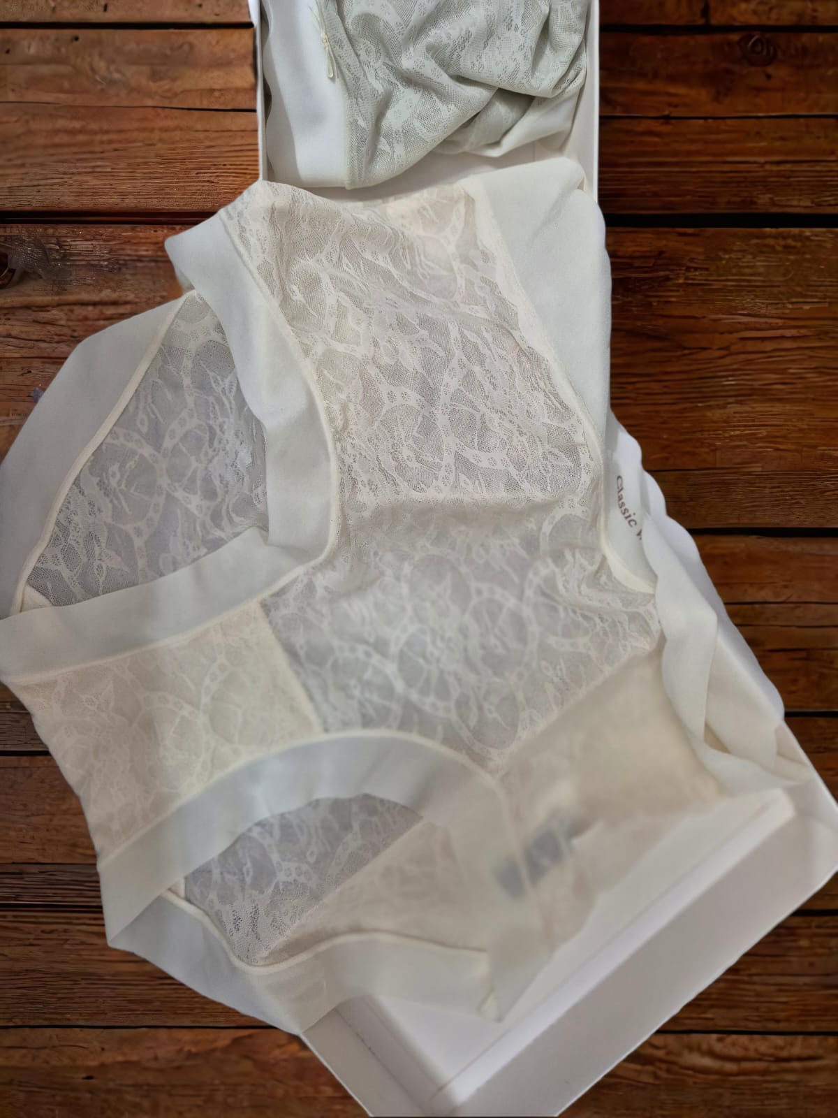 Set of 3 Classic Work - Laced Crimson Curves