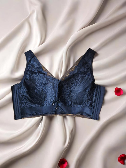 Juliette Crimson Curves